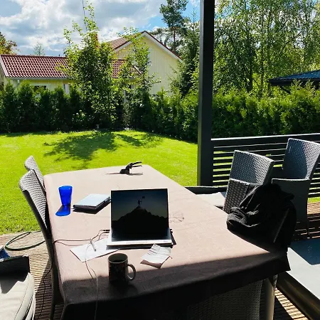 Dom wakacyjny Hienoa Talo Porealtaalla Laehellae Helsinkiae Ja Lentokenttaeae