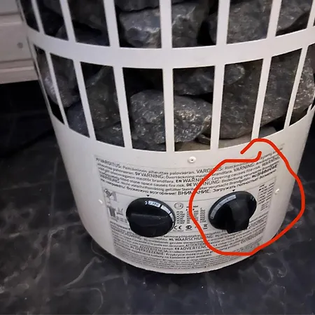 Hienoa Talo Porealtaalla Laehellae Helsinkiae Ja Lentokenttaeae * Tuusula