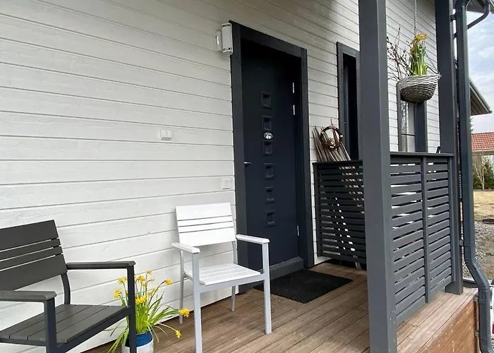 Hienoa Talo Porealtaalla Laehellae Helsinkiae Ja Lentokenttaeae * Туусула