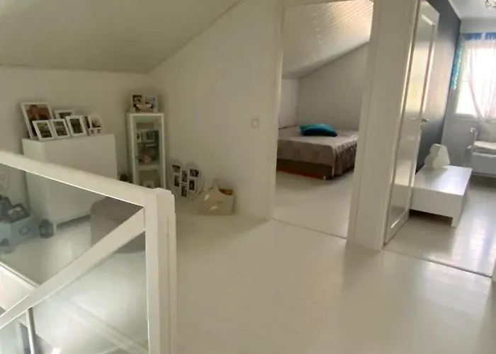 Дом отдыха Hienoa Talo Porealtaalla Laehellae Helsinkiae Ja Lentokenttaeae *