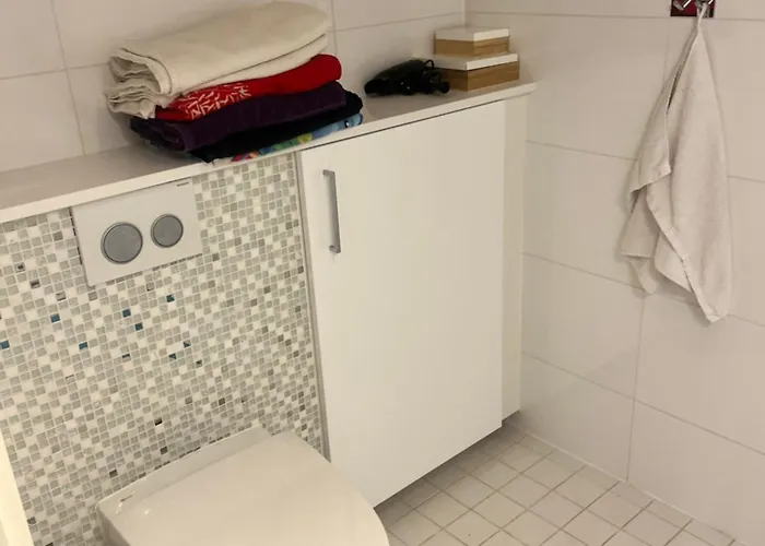 Hienoa Talo Porealtaalla Laehellae Helsinkiae Ja Lentokenttaeae Дом отдыха Туусула